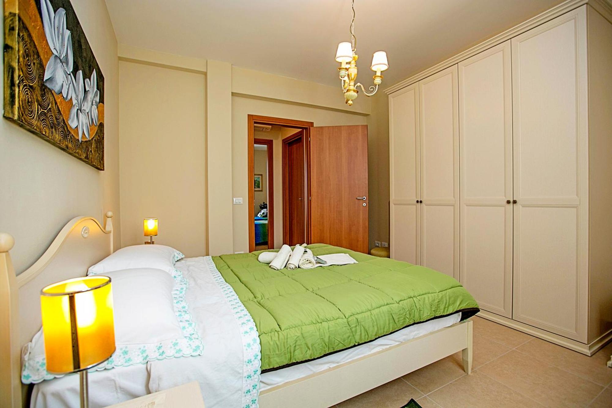 Villa Mimosa - Appartamento 2 - Happy Rentals Desenzano del Garda Exterior foto