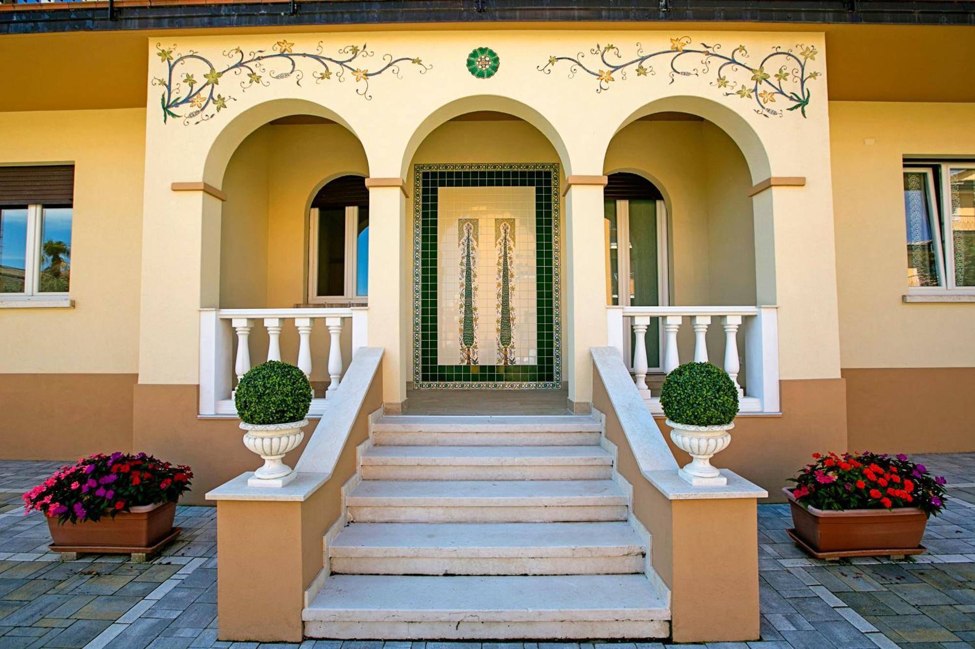 Villa Mimosa - Appartamento 2 - Happy Rentals Desenzano del Garda Exterior foto